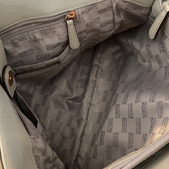Like new taupe gray Michael Kors purse - Picture 4 of 8
